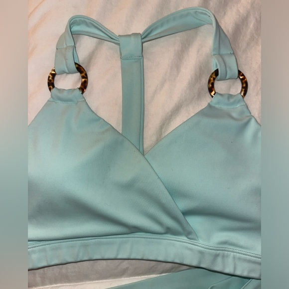 Sea foam green Carbon38 biker shorts and sports bra 🩵🩵🩵 - Picture 5 of 7